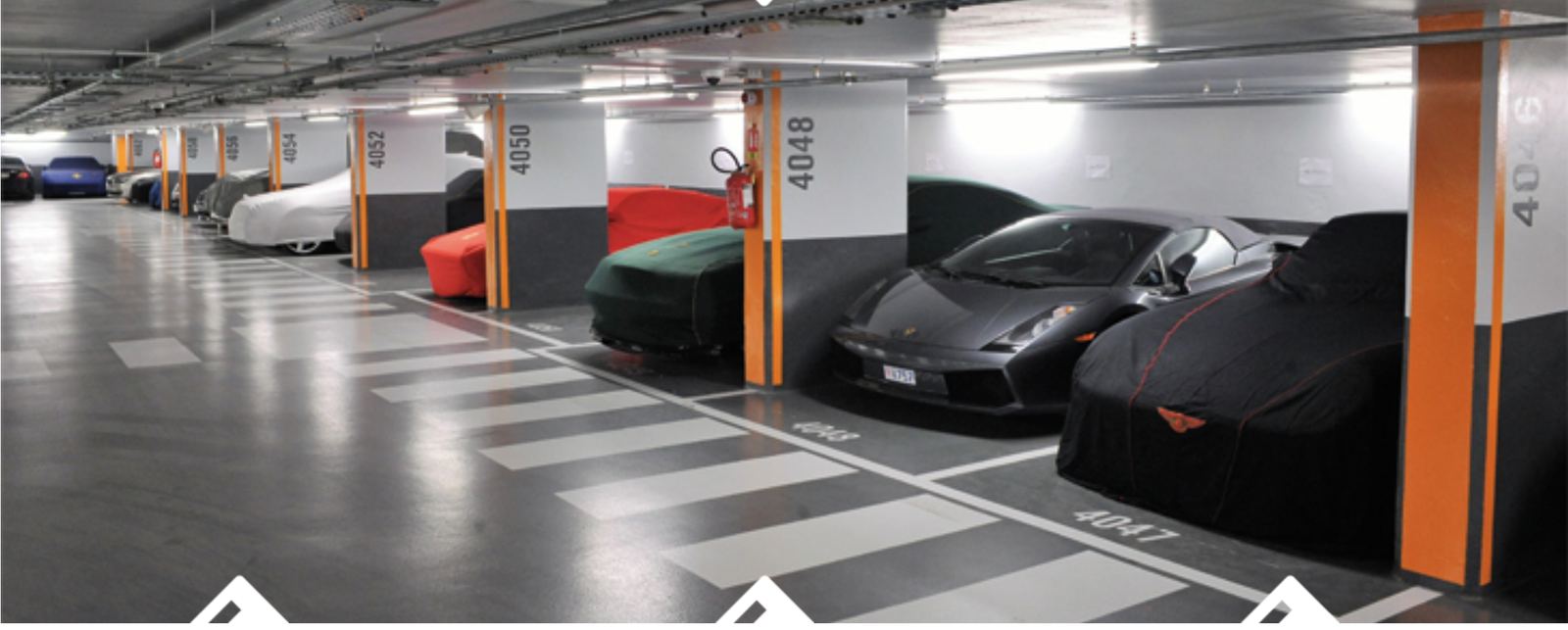 Parking souterrain avec sol en résine et marquage des places