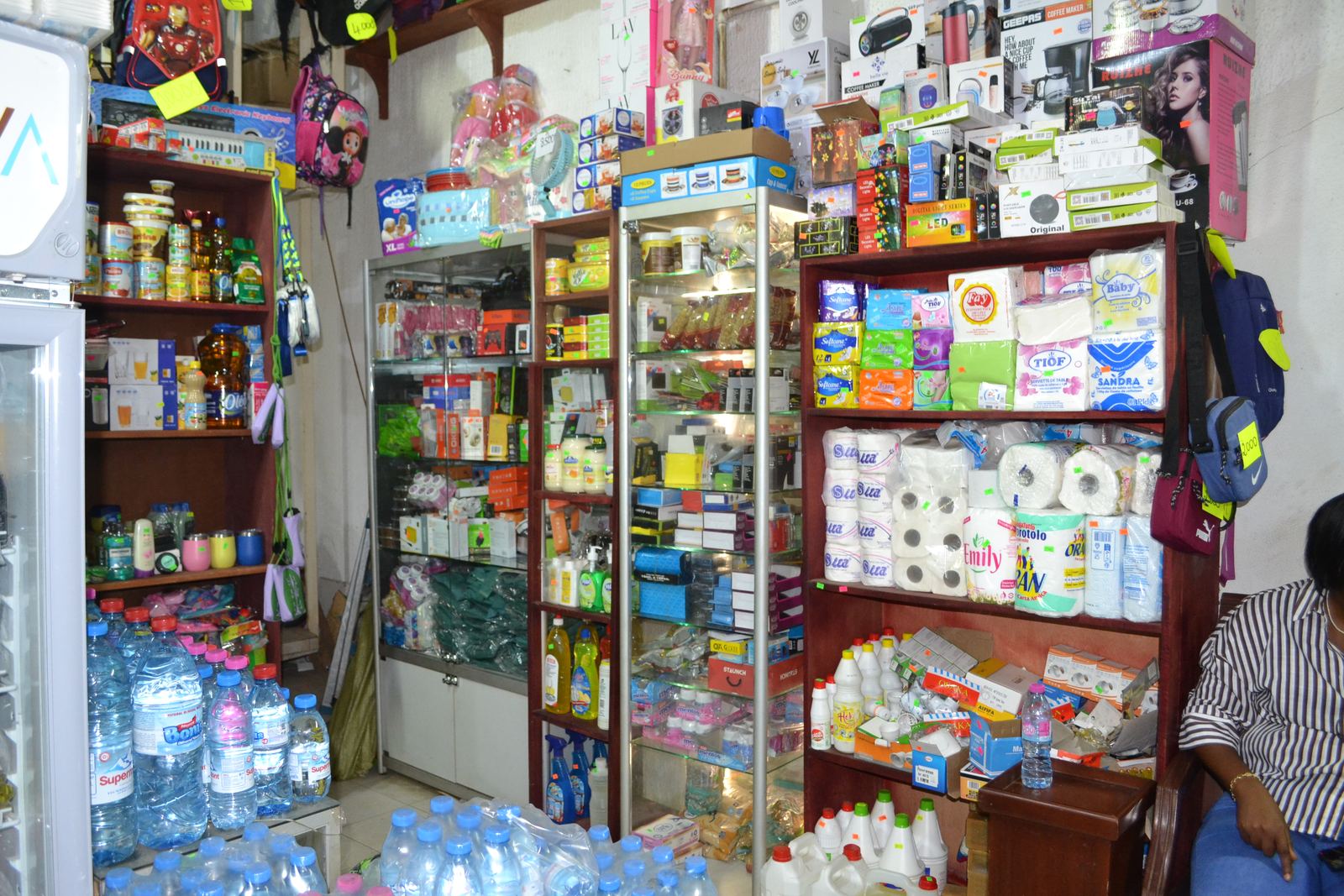 Rayons du mini bazar GED : produits de première nécessité